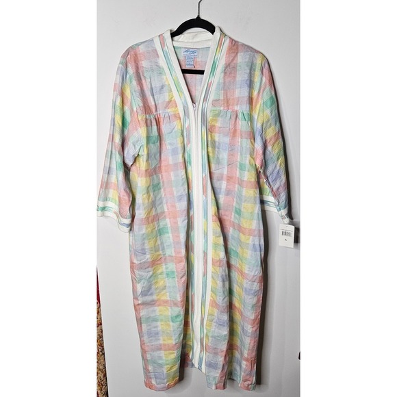 Leisure Life Other - Leisure Life Vermont Country Store Pastel Plaid Seersucker Zip Front Robe L NEW